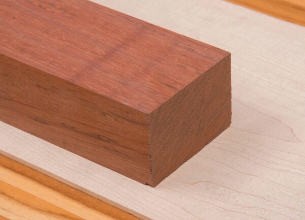 LISTÓN RECTANGULAR DE MADERA DE JATOBA
